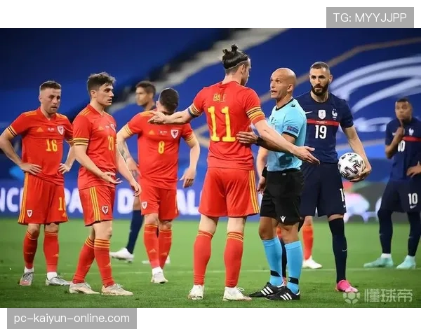 直接红牌判罚规则及关键犯规条件详解