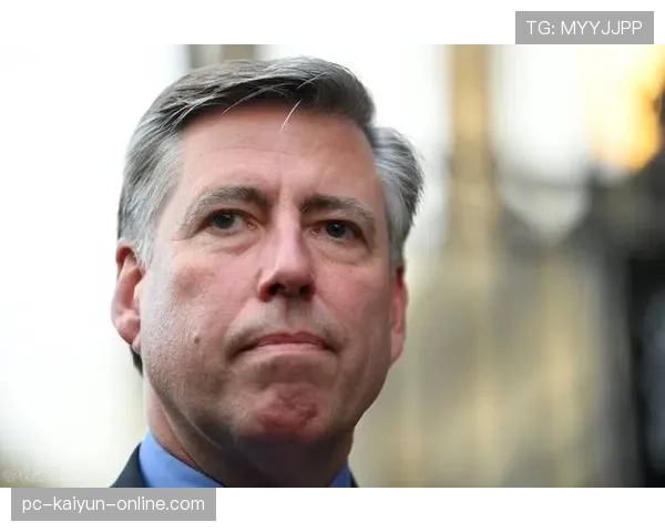 巴萨重建方向模糊，近期表现波动加剧，竞争格局面临调整